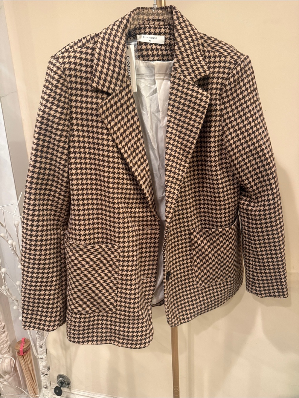 Commense Houndstooth Blazer with Wide Brown Belt. XL. 0056 - Picture 2 of 4